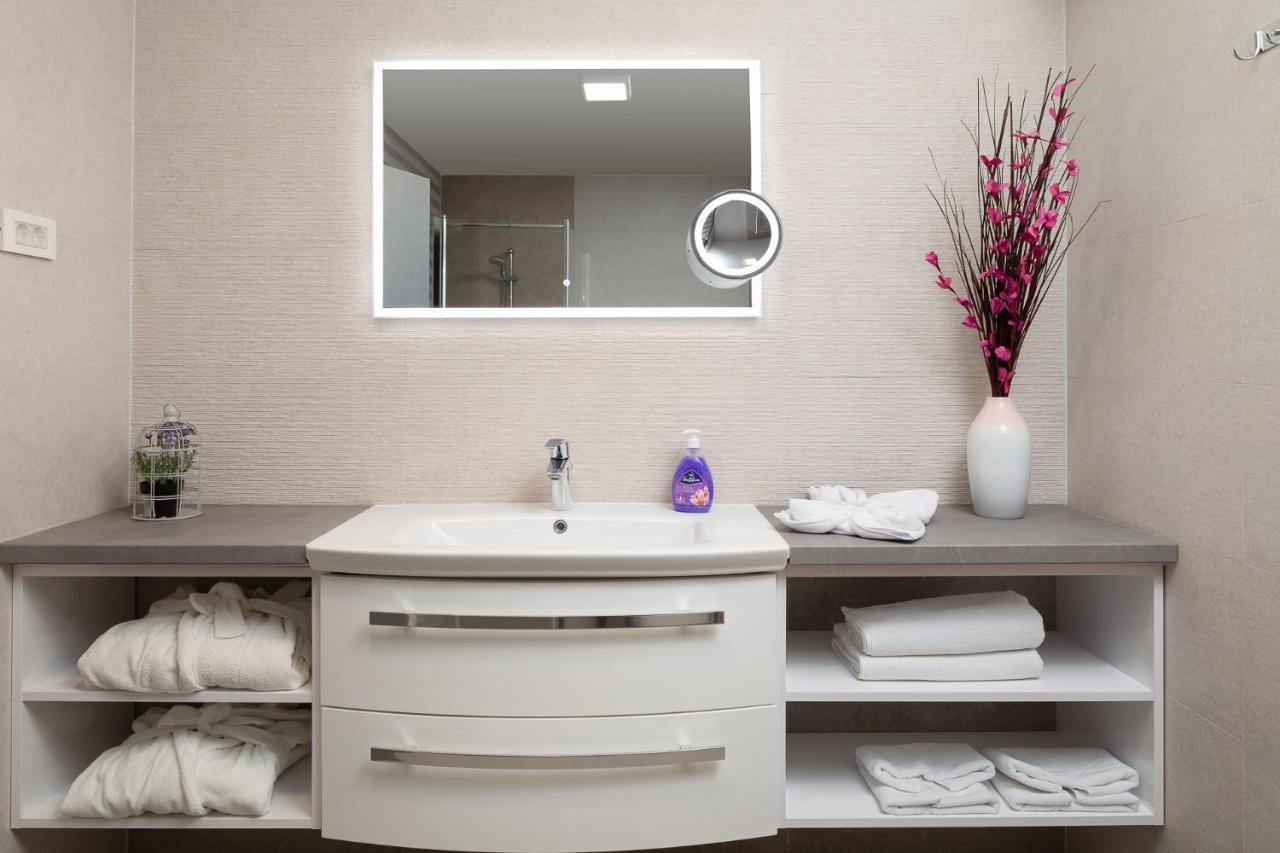 Villa Aqua - Adults Only Bol Dış mekan fotoğraf