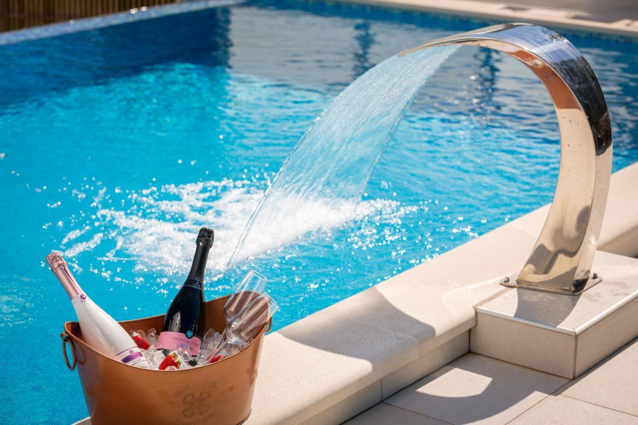 Villa Aqua - Adults Only Bol Dış mekan fotoğraf