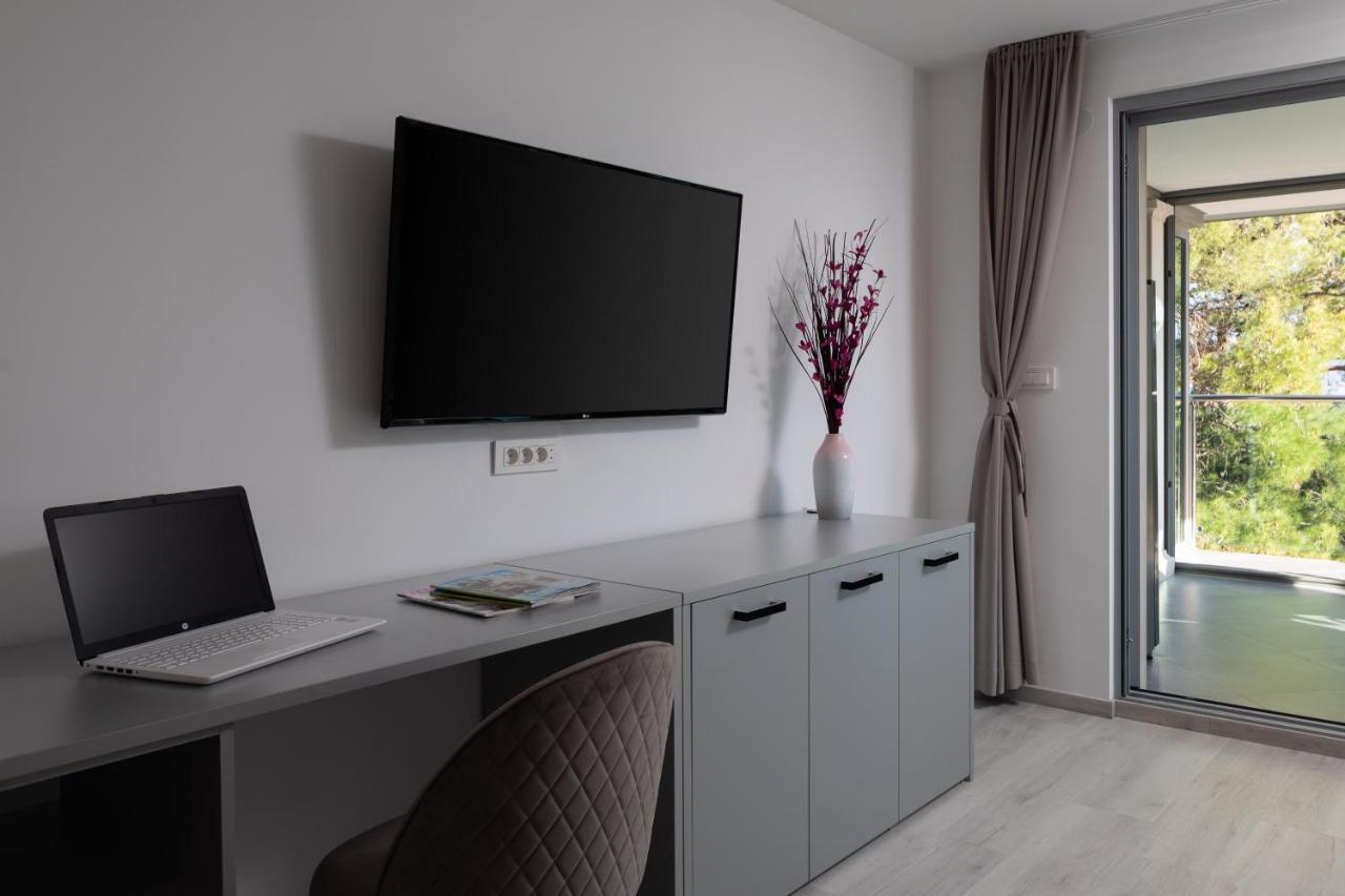 Villa Aqua - Adults Only Bol Dış mekan fotoğraf